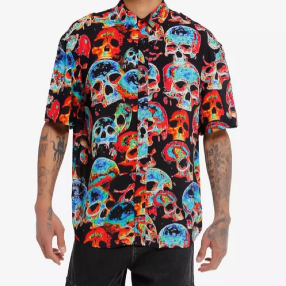 Hot Topic Men's Multicolor Skull Print Shirt